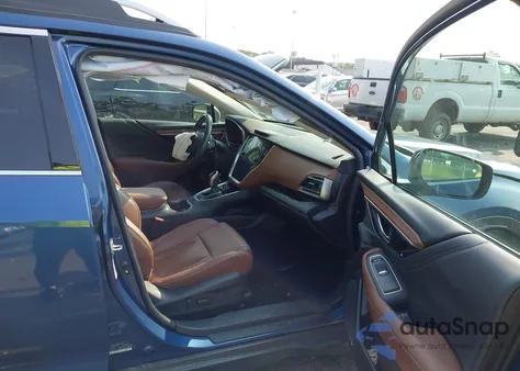 2020 Subaru Outback Touring z USA, uszkodzony, nr VIN 4S4BTAPC6L3205388